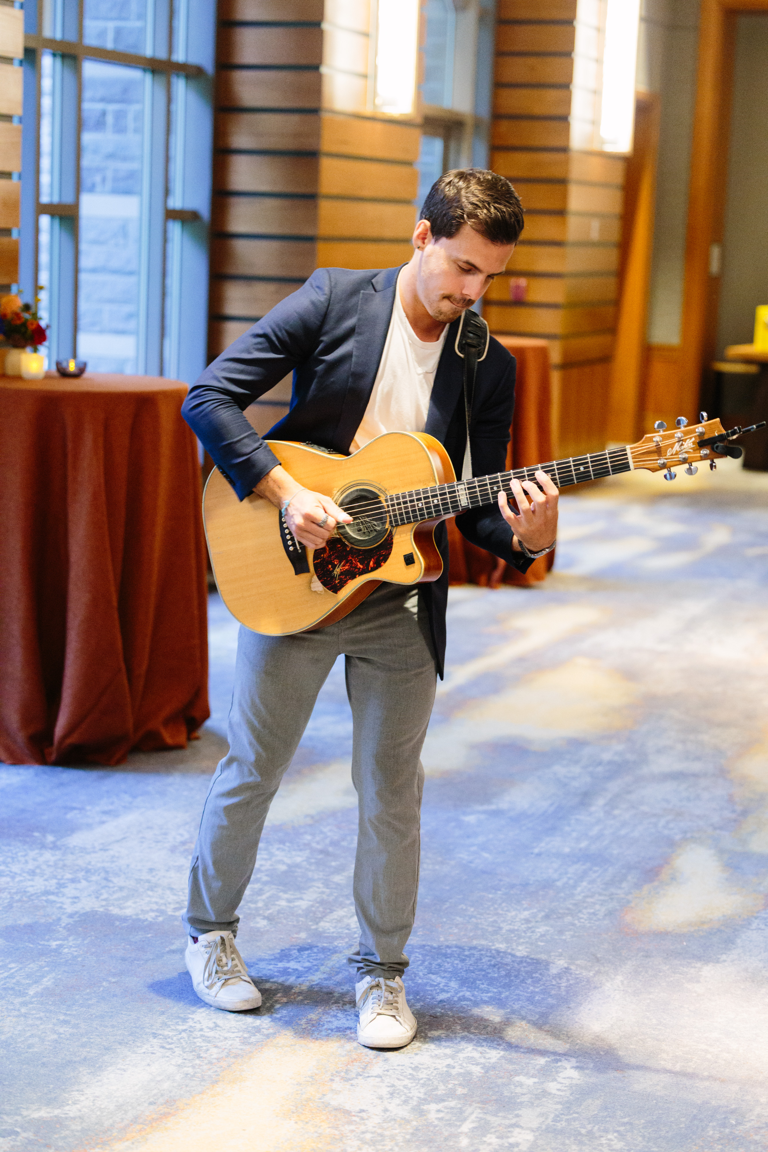 Lenny Pallerstein guitarist — Elegant Setup, Corporate event in Vancouver